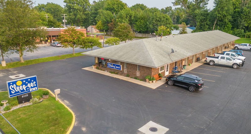 Sleep-ees Motel - Web Listing (newer photo)